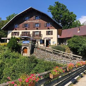 Bar Hotel Restaurant Le Margeriaz Les Deserts  Exterior photo