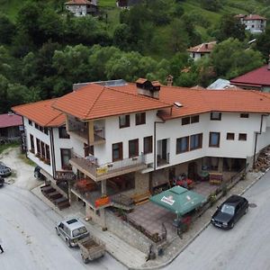 Kesta Za Gosti Caminata Hotel Trigrad Exterior photo