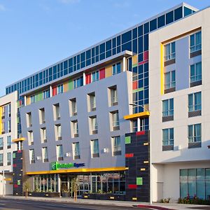 Holiday Inn Express North Hollywood - Burbank Area, An Ihg Hotel Los Angeles Exterior photo