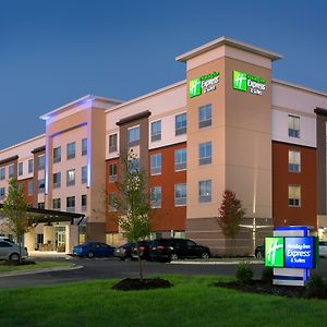 Holiday Inn Express & Suites - Fayetteville South, An Ihg Hotel Exterior photo