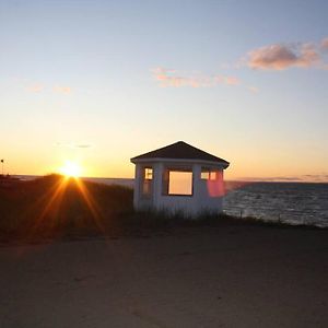 Luxueux Chalet Sur La Plage - Baie Des Chaleurs Apartment Caraquet Exterior photo