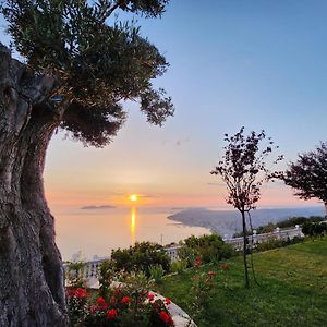 Festim Villa Hotel Vlore Exterior photo