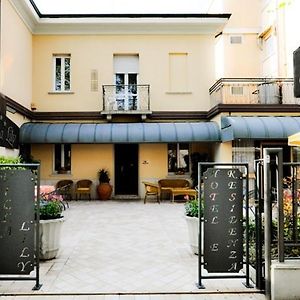 Hotel Residence Villa Lily Cesenatico Exterior photo