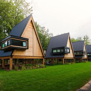 Finger Lakes Treehouse Hotel Sodus Exterior photo