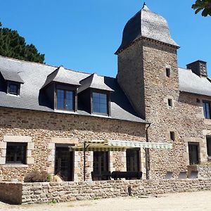 Petit Manoir Proche Dinan Bed & Breakfast Lanvallay Exterior photo