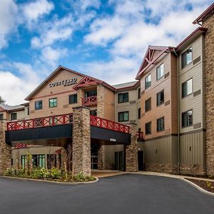 Courtyard By Marriott Olympia Hotel Exterior photo