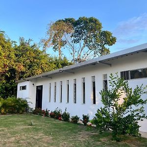 Santa Barbara Villa Melgar Exterior photo