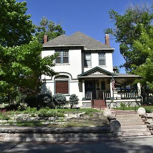 Downen House Bed & Breakfast Bed & Breakfast Pueblo Exterior photo