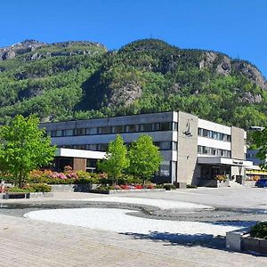 Bremanger Fjord Hotell Svelgen Exterior photo