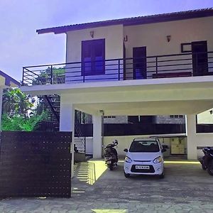 Empire Single Bedroom Villa With Common Pool Meenangadi Exterior photo