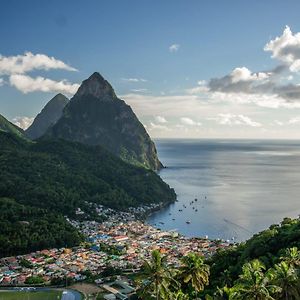 Majestic Ridge Villas Soufriere Exterior photo