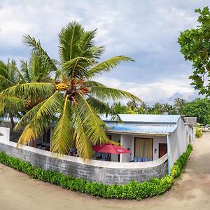 Madi Giri Guest House Maalhos  Exterior photo