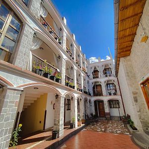 Golden Rest Latacunga Hotel Exterior photo