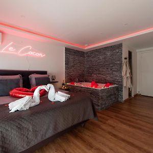 Le Cocon- Jacuzzi & Sauna Prives By Sweetdreams Apartment Le Cannet Exterior photo