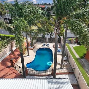 Evies White House Oasis I Pool & Close To Airport Villa Melbourne Exterior photo