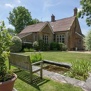 The Old School Villa South Perrott Exterior photo