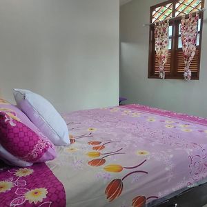 Homestay Suryati Tanjong Tinggi Tanjung Tinggi Beach Exterior photo