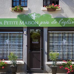 La Petite Maison Pres De L'Eglise Bed & Breakfast Meillac Exterior photo