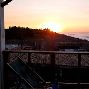 Black Sand Beachhouse Hotel Monterrico Exterior photo