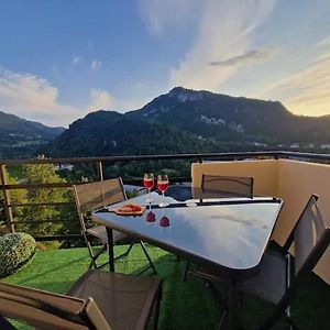 Appartement Lumineux Avec Vue Sur Les Montagnes. Saint-Claude Exterior photo