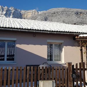 Gite Fabuleux, Jardin, Terrasse, Parking Villa Saint-Vincent-de-Mercuze Exterior photo