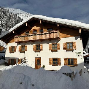 Haus Walch Bed & Breakfast Elbigenalp Exterior photo