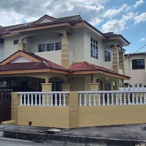 D' Serdang Homestay Kepala Batas  Exterior photo