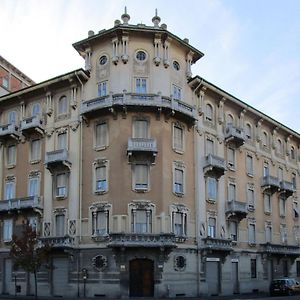 Guest House Mameli44 Busto Arsizio Exterior photo