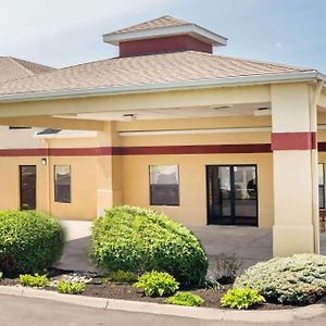 Super 8 By Wyndham Bellefontaine Hotel Exterior photo