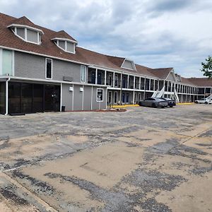 Carthage Inn Exterior photo