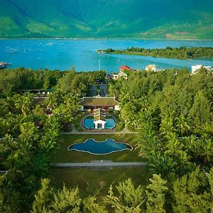 Lang Co Beach Resort Exterior photo