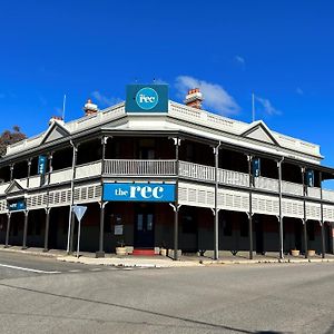 The Rec Hotel Northam Exterior photo