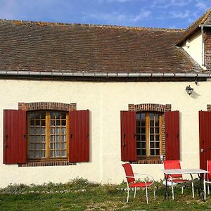 La Longere Aux Volets Rouges, Meuble Tourisme 2 Etoiles Hotel Maillebois Exterior photo