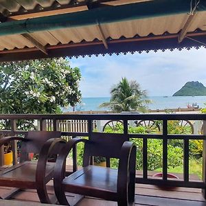 Seesea Thai Wooden House On Beachfront Hotel Prachuap Khiri Khan Exterior photo