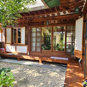 Hanok Moryeon Villa Jeonju Exterior photo