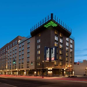 Hilton Garden Inn Louisville Downtown Exterior photo