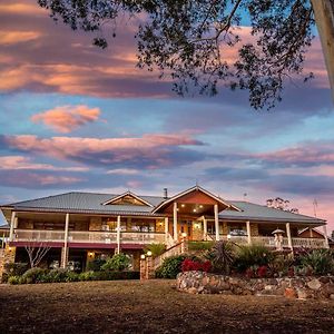 Robyn'S Nest Lakeside Resort Merimbula Exterior photo