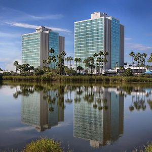 Doubletree By Hilton At The Entrance To Universal Orlando Hotel Exterior photo