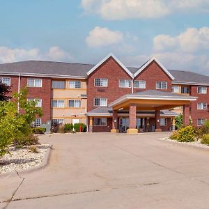 Mainstay Suites Dubuque At Hwy 20 Exterior photo