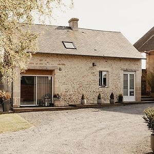 Le Clos Poulain: Charming Gîtes and Family B&B near Bayeux Nonant Exterior photo