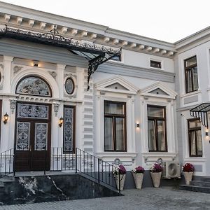 Sir Luxury Boutique Hotel Braila Exterior photo