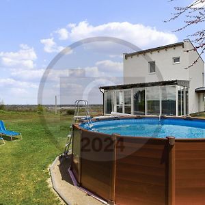 Cozy Home In Gornji Kneginec With Kitchen Exterior photo