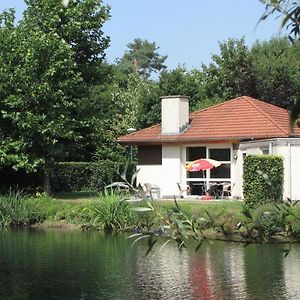 Bungalows Fuer Vier Personen, Direkt Am Strandbad Gelegen Oostrum  Exterior photo