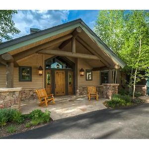 Spacious Mountain Chalet - Hot Tub & Secluded! Villa Breckenridge Exterior photo