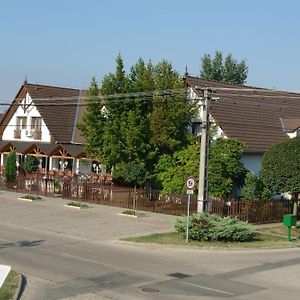 Koller Panzio Hotel Bonyhad Exterior photo