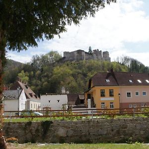 Hotel Post Hoenigwirt Kirchschlag in der Buckligen Welt Exterior photo