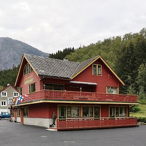 Kvamsdal Pensjonat 1 Hotel Eidfjord Exterior photo