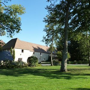 Domaine De La Tour Bed & Breakfast Saint-Pierre-Canivet Exterior photo