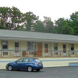 Budget Host Inn New Berlinville Exterior photo