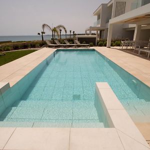 Phaedrus Living: Serenity Waves Villas No.2 Larnaca Exterior photo